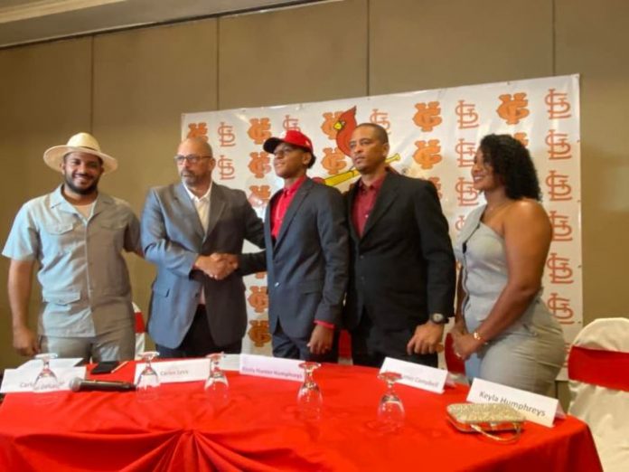 Hunter kenly, hunter, firma, internacional,