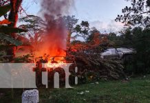 Frenos fallan y pipa de leche termina en llamas en carretera El Coral-Juigalpa Foto: Accidente de tránsito en Carretera El Coral - Juigalpa / TN8