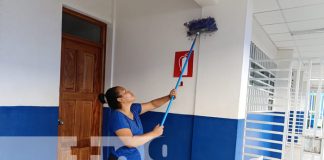 Foto: Limpieza en el centro educativo Barrilete de Colores / TN8