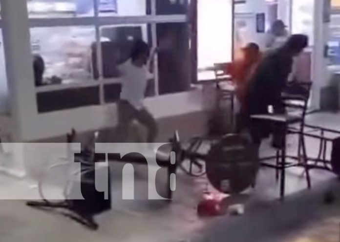 Foto: Tremendo pleito en nueva plaza de Ciudad Sandino / TN8 Foto: Tremendo pleito en nueva plaza de Ciudad Sandino / TN8