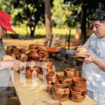 Creatividad y sostenibilidad: el legado mágico de Artesanías Samaria Foto: Arte en madera con Artesanías Samaria / TN8
