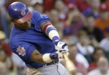 Cálida bienvenida a Sammy Sosa en reconciliación con Cachorros Sammy Sosa se reconcilia con Chicago
