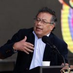 Petro enfrenta crisis interna