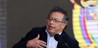 Petro enfrenta crisis interna
