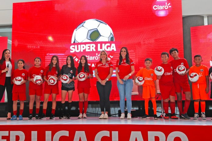 1 Foto: Claro, patrocinador oficial del torneo de fútbol / Cortesía
