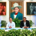 Embajador de Pakistán presenta Copias de Estilo ante el Canciller de Nicaragua