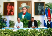 Embajador de Pakistán presenta Copias de Estilo ante el Canciller de Nicaragua