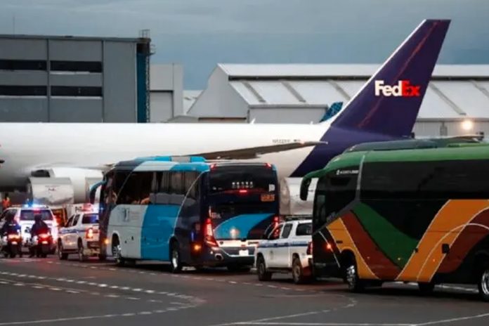 1 Foto: Costa Rica recibe a 135 migrantes deportados desde EE.UU. UU./Cortesía