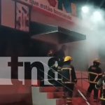 Foto: Incendio calcina en su totalidad una tienda china en Managua/TN8