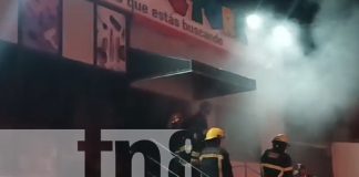 Foto: Incendio calcina en su totalidad una tienda china en Managua/TN8