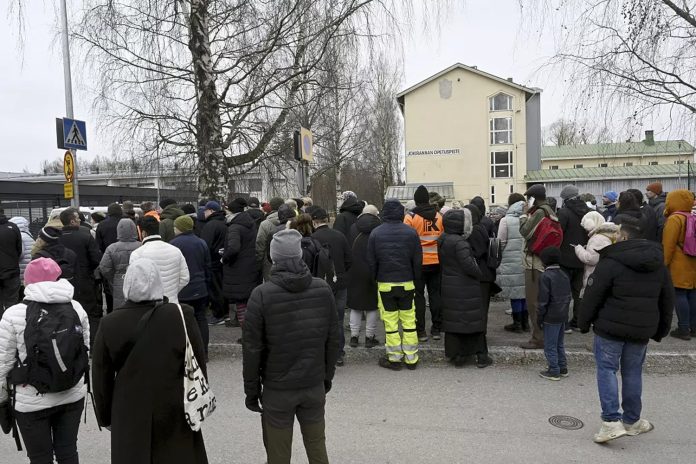 Foto: Escuela de Suecia bajo ataque: Cinco heridos en mortal tiroteo /Cortesía Foto: Escuela de Suecia bajo ataque: Cinco heridos en mortal tiroteo /Cortesía