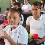 Jóvenes arrancan el ciclo escolar 2025 con educación a distancia Foto: celebraron el inicio del ciclo escolar 2025 en el Núcleo Educativo El Timal/TN8