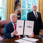 Foto: Trump firma orden ejecutiva de "máxima presión" contra Irán /Cortesía