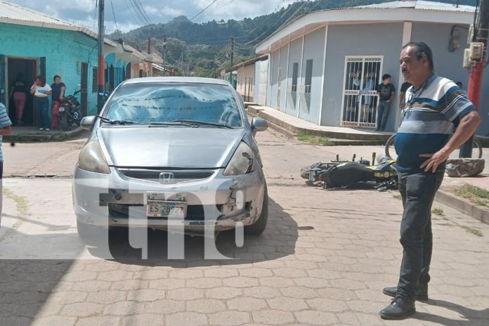 Foto: Desatender señal de alto provoca accidente en Jalapa, afortunadamente sin víctimas/TN8