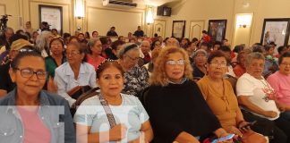 Foto: Con amor, personas de la tercera edad disfrutaron de un concierto lírico ofrecido por Incanto/TN8