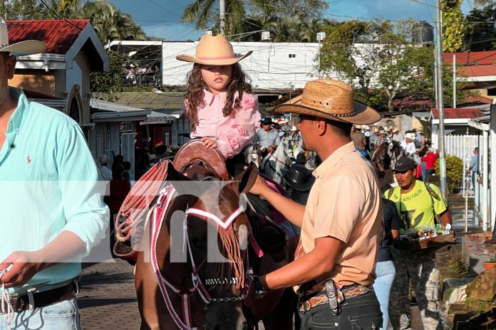 Foto: Todo un éxito el desfile hípico en San Pedro de Lóvago: Tradición, cultura y dinamismo/TN8