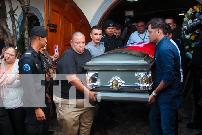 Foto: Honras fúnebres del Comisionado General Yuri Valle Olivares/TN8