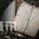 Foto: Camión choca contra varios árboles en Juigalpa /TN8