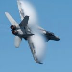 Avión de combate de la Marina de EE.UU. se estrella en la bahía de San Diego Foto: Un avión de combate de la Marina de Estados Unidos/Cortesía