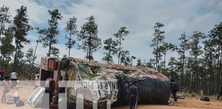 Foto: ¡Tragedia en Waspam! Bus de Mama Reyna vuelca por sobrecarga / TN8