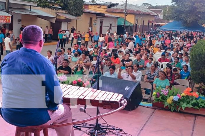 Foto: Diriomo celebró a la Virgen de Candelaria con marimbas, danzas y un derroche de cultura. ¡Así se vive la tradición en Nicaragua! /TN8 Foto: Diriomo celebró a la Virgen de Candelaria con marimbas, danzas y un derroche de cultura. ¡Así se vive la tradición en Nicaragua! /TN8