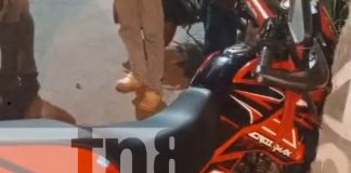 Foto: Motociclista en estado critico luego de estrellarse contra un poste en Managua /TN8