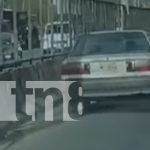 Conductor en estado de ebriedad pone en peligro vidas en Managua Foto: conductor imprudente casi atropella a madre e hija en Managua/TN8