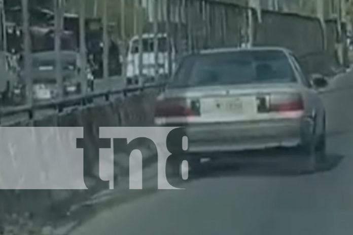Foto:  conductor imprudente casi atropella a madre e hija en Managua/TN8 Foto: conductor imprudente casi atropella a madre e hija en Managua/TN8