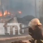 Foto: incendio reduce a cenizas una vivienda en Tipitapa, dejando a cuatro familias sin refugio/TN8