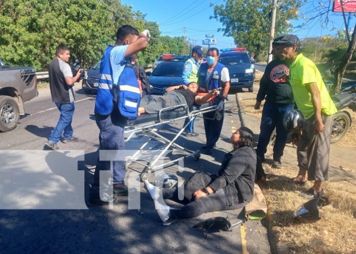 2 Foto: Violenta colisión entre motos deja cuatro lesionados en la Cuesta El Plomo / TN8