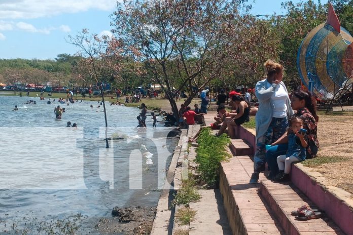 Foto: Familias llegaron al centro turístico Xiloá/TN8