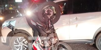 Foto: Menor de edad se estrella contra un carro en Estelí/TN8