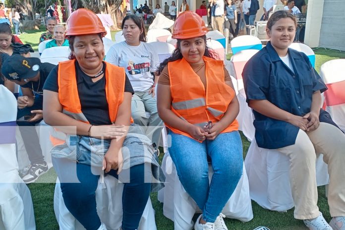 2 Foto: Lanzan el plan “Mujeres Fuerzas del Amor” para el Día de la Mujer/ TN8
