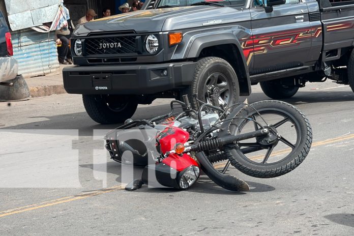 Foto: Motociclista se resbala en Juigalpa/TN8