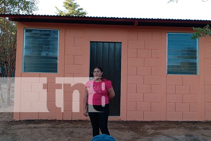 Foto: Familias de Nandaime reciben casa digna /TN8