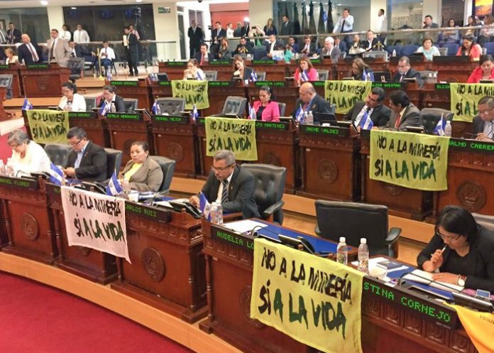 Foto: Preocupación en El Salvador: discuten impacto de la explotación minera / Cortesía