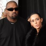 ¿Quién es Bianca Censori, la esposa de Kanye West que se desnudó en los Grammy? Foto: Bianca Censori causa controversia /cortesía