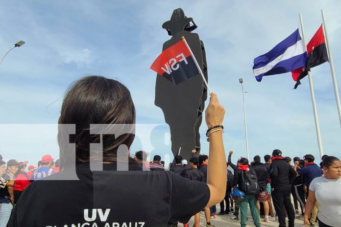 Foto: Tributo a Sandino con consignas revolucionarias /TN8 Foto: Tributo a Sandino con consignas revolucionarias /TN8