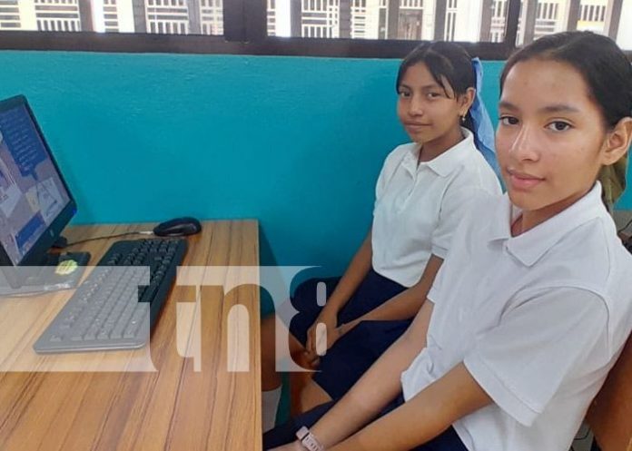 Foto: ¡Navegar con seguridad! Estudiantes del Otto de la Rocha se preparan para un Internet sin riesgos/cortesía Foto: ¡Navegar con seguridad! Estudiantes del Otto de la Rocha se preparan para un Internet sin riesgos/cortesía