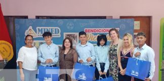 Foto: Reconocimiento a estudiantes de la Escuela Melania Morales / TN8