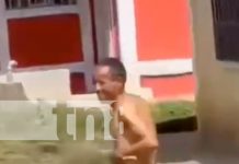 Desnudo, agresivo y siniestro: El «loco» que aterroriza en Jalapa (VIDEO) Foto: Pobladores de Jalapa temen por un sujeto violento en sus calles / TN8