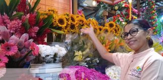 Foto: Flores de Sofía, negocio dentro del mercado Roberto Huembes / TN8