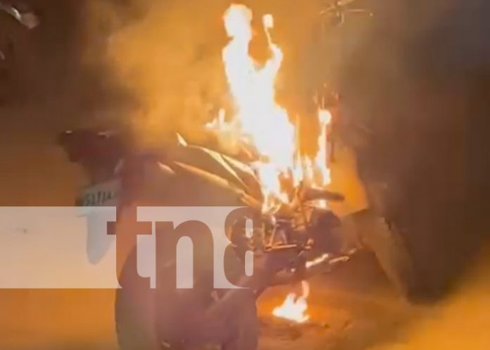 Foto: Incendio con una moto en Jalapa / TN8