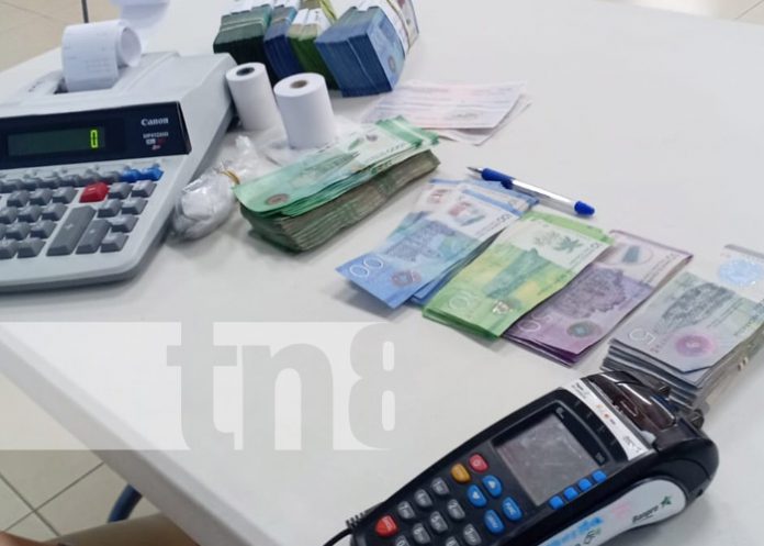 Foto: Pago de salario para trabajadores del MINED Nicaragua / TN8