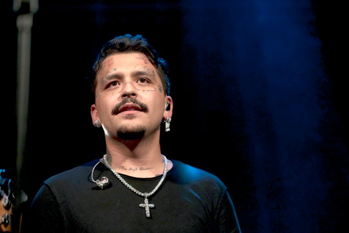 Foto: Christian Nodal aparece en un local/cortesía