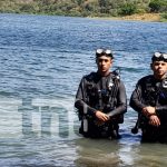 Foto: Ejercicio de buceo y rescate para bomberos en la Laguna de XIloá / TN8