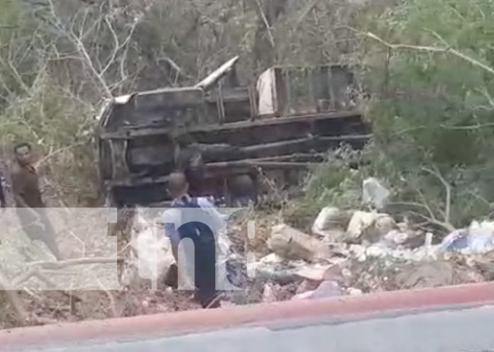 Foto: Accidente con camión en la Vuelta El Jarro, San Rafael del Sur / TN8 Foto: Accidente con camión en la Vuelta El Jarro, San Rafael del Sur / TN8
