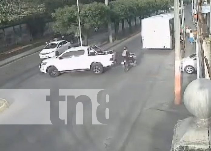 Foto: Violento accidente de tránsito en Villa Soberana, Ciudad Sandino / TN8 Foto: Violento accidente de tránsito en Villa Soberana, Ciudad Sandino / TN8