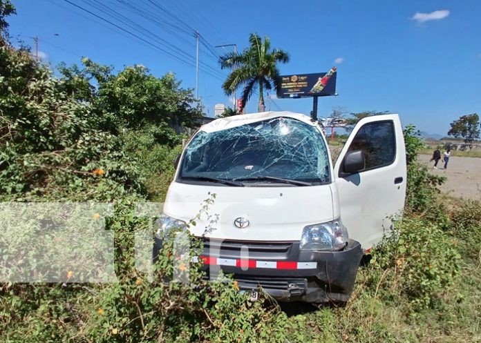 Foto: Choque de microbuses en Carretera a Masaya / TN8
