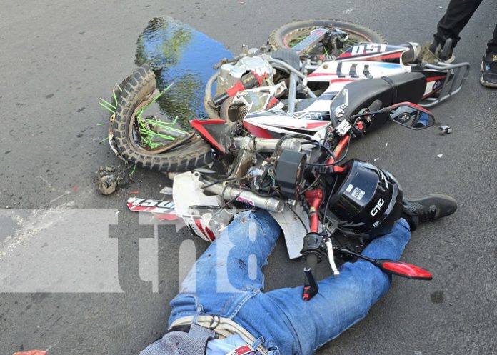 Foto: Aparatoso accidente de tránsito en la Rotonda El Periodista, Managua / TN8